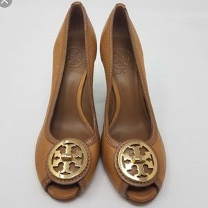 Tory Burch Selma open toe flats!